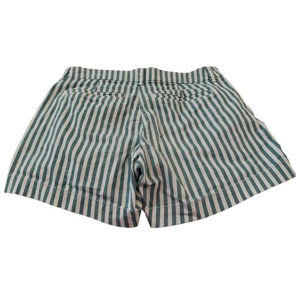 OLD NAVY EVERYDAY SHORT, WOMENS, 4, GREEN & WHITE VERTICAL STRIPES, MID-RISE - Picture 4 of 10